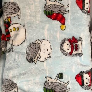 NWOT Hedgehog blanket throw